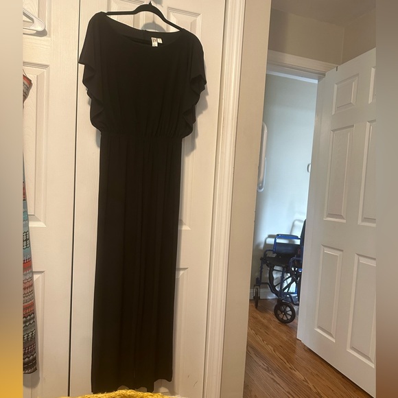 Emma & Michele black pantsuit size small. - Picture 4 of 8